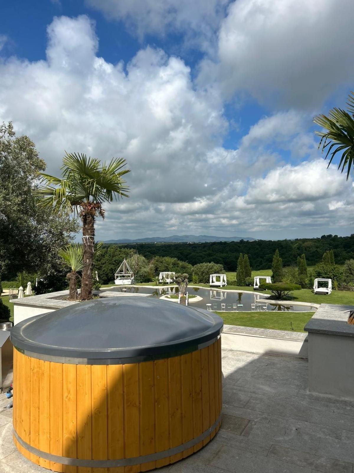 Agriturismo Cerrosughero Canino Eksteriør bilde