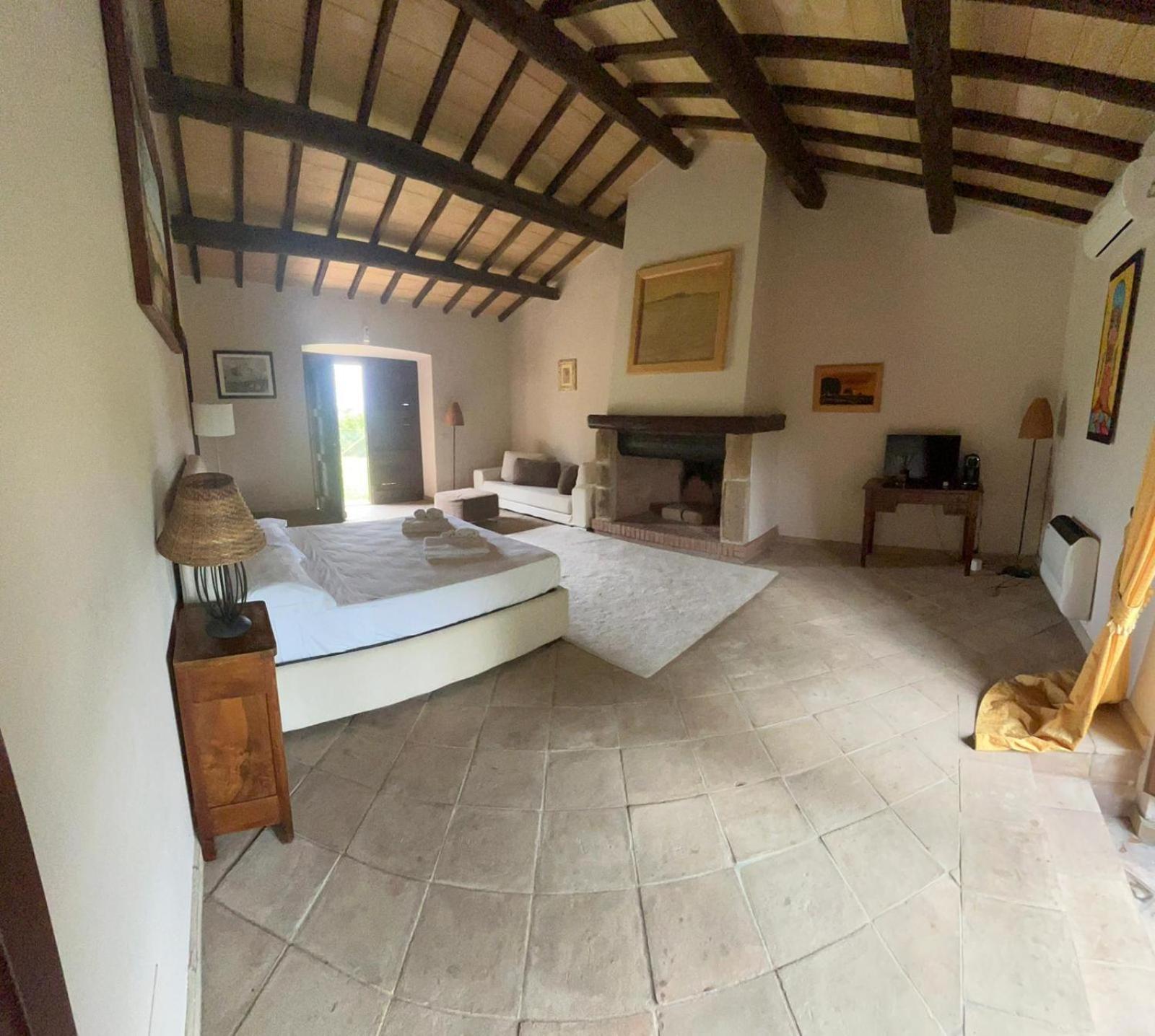 Agriturismo Cerrosughero Canino Eksteriør bilde